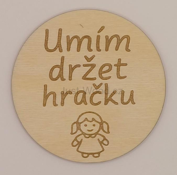 Milníková kartička - umím držet hračku