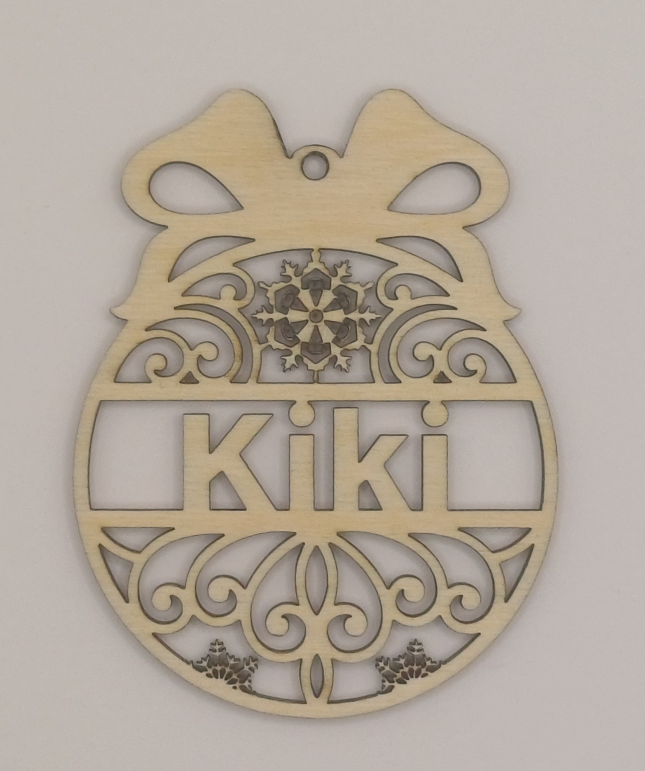 Dřevěná vánoční ozdoba se jménem – personalizované (12 cm)